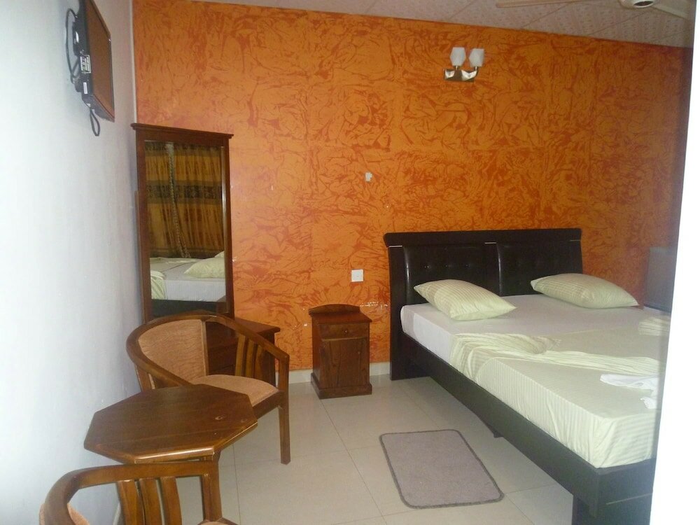 Фото Grand Crown Hotel