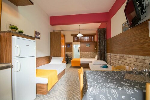 Гостиница Avra Comfort Rooms- Family в Неа-Потидее