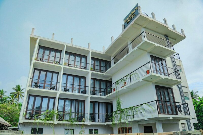 Гостиница Travellers Hotel Hikkaduwa в Хиккадуве