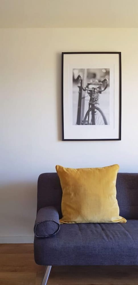 Фото Bright & Modern 2br Apartment Parking