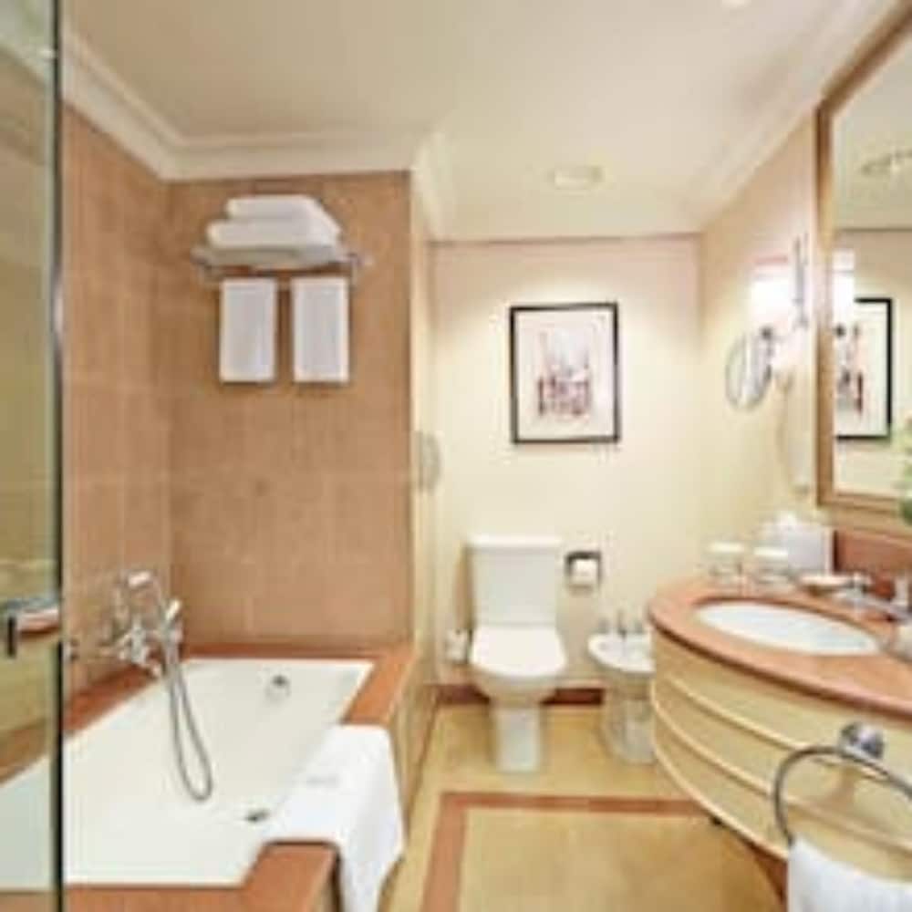 Фото Conrad Cairo