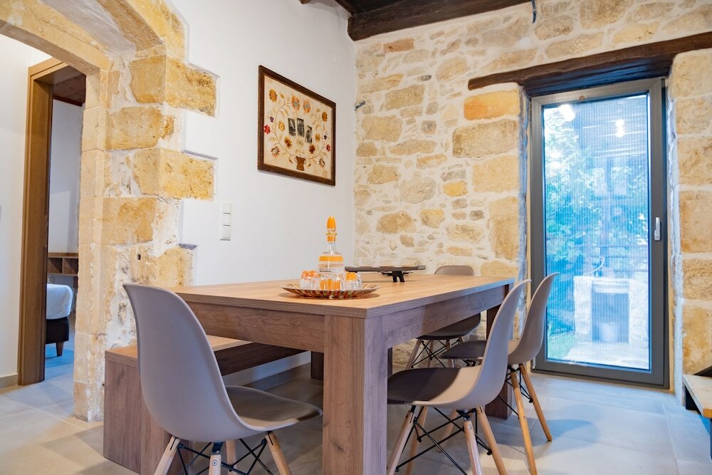 Фото Traditional Villa in Fres