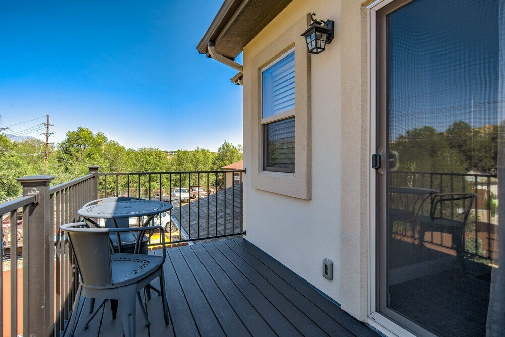 Фото 4bdpikes Peak Viewsminutes to Hiking & Dining!!