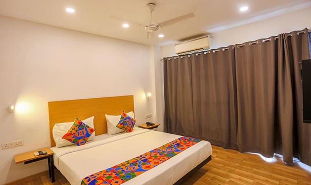 Фото Fabhotel F9 Paschim Vihar