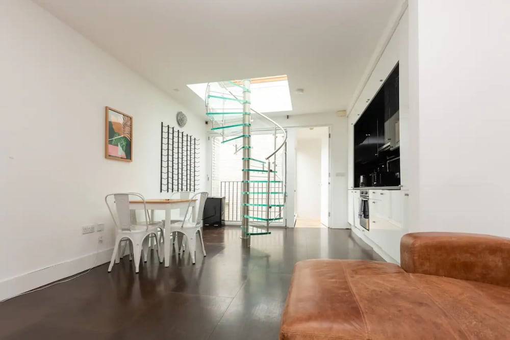Фото Bright and Stylish 2 Bedroom House in Shoreditch