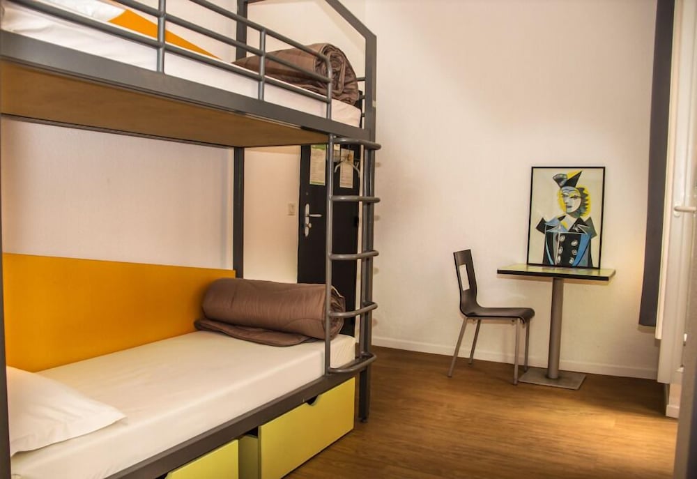 Фото Auberge de Jeunesse Hi Nice - Les Camélias