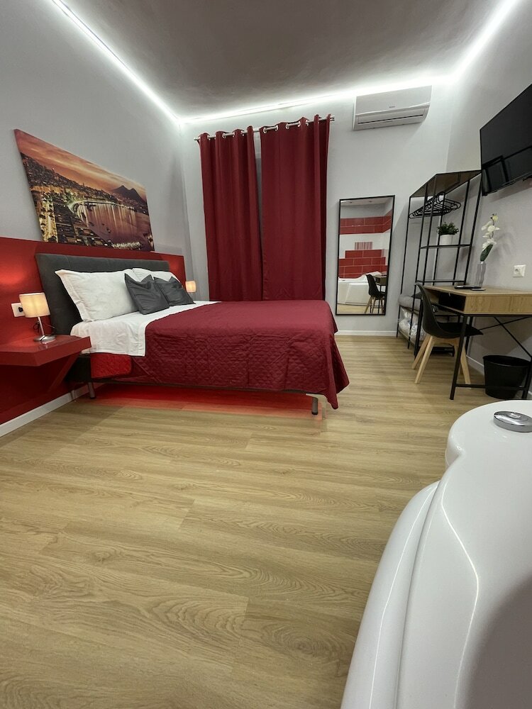 Фото Vomero Suite and deluxe room