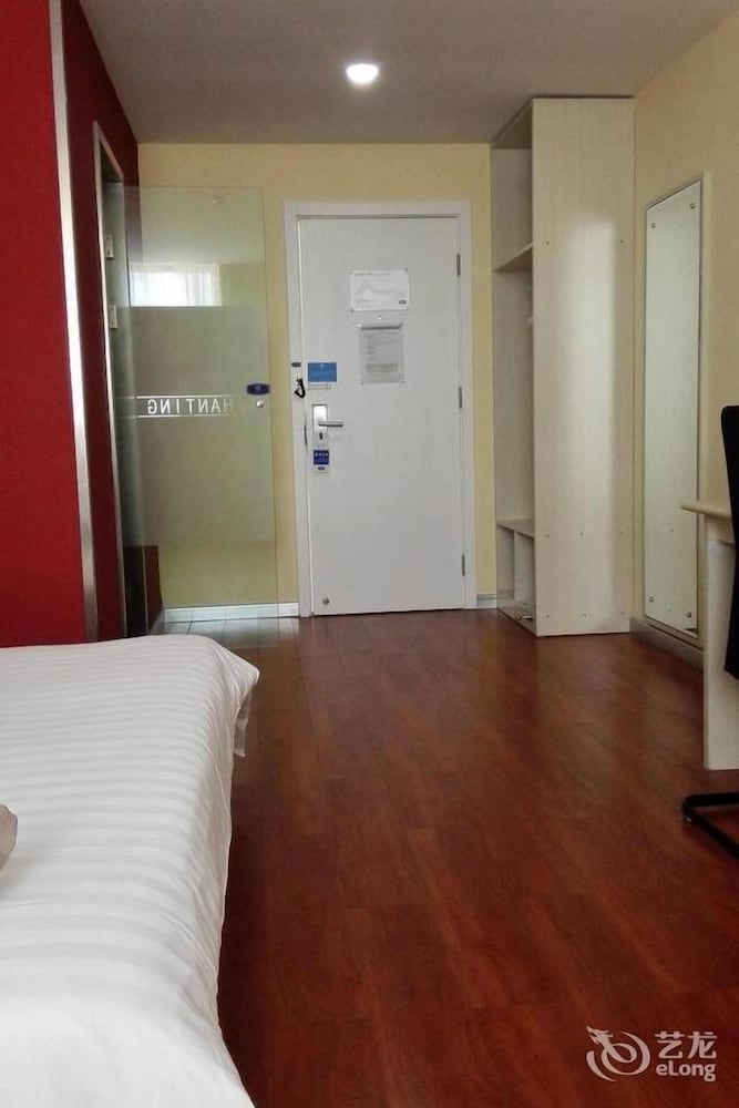 Фото Mercure Qingdao Downtown