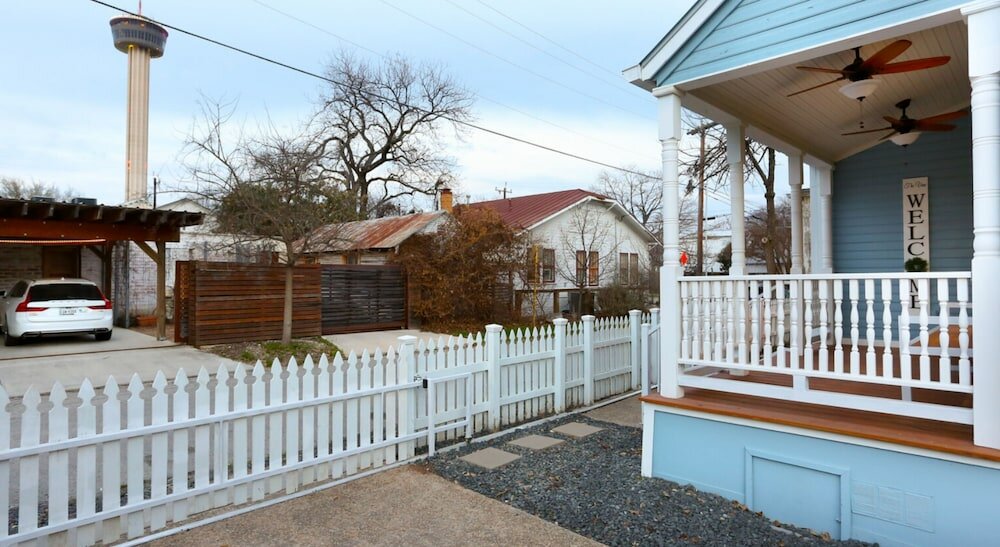 Фото The View - Walking Distance Tower America Downtown