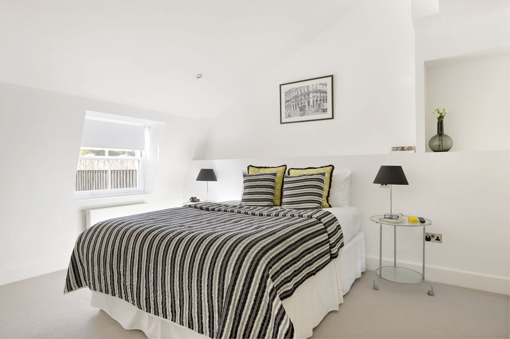 Фото Templeton Place by Supercity Aparthotels