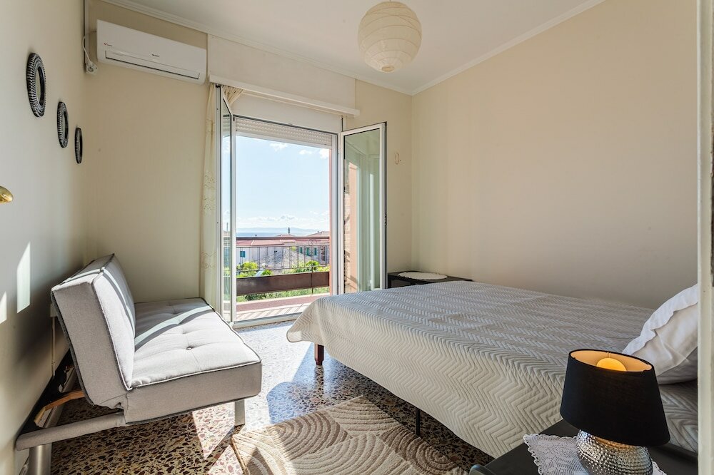 Фото Sunset Serenity - Kardamili Seaside Getaway