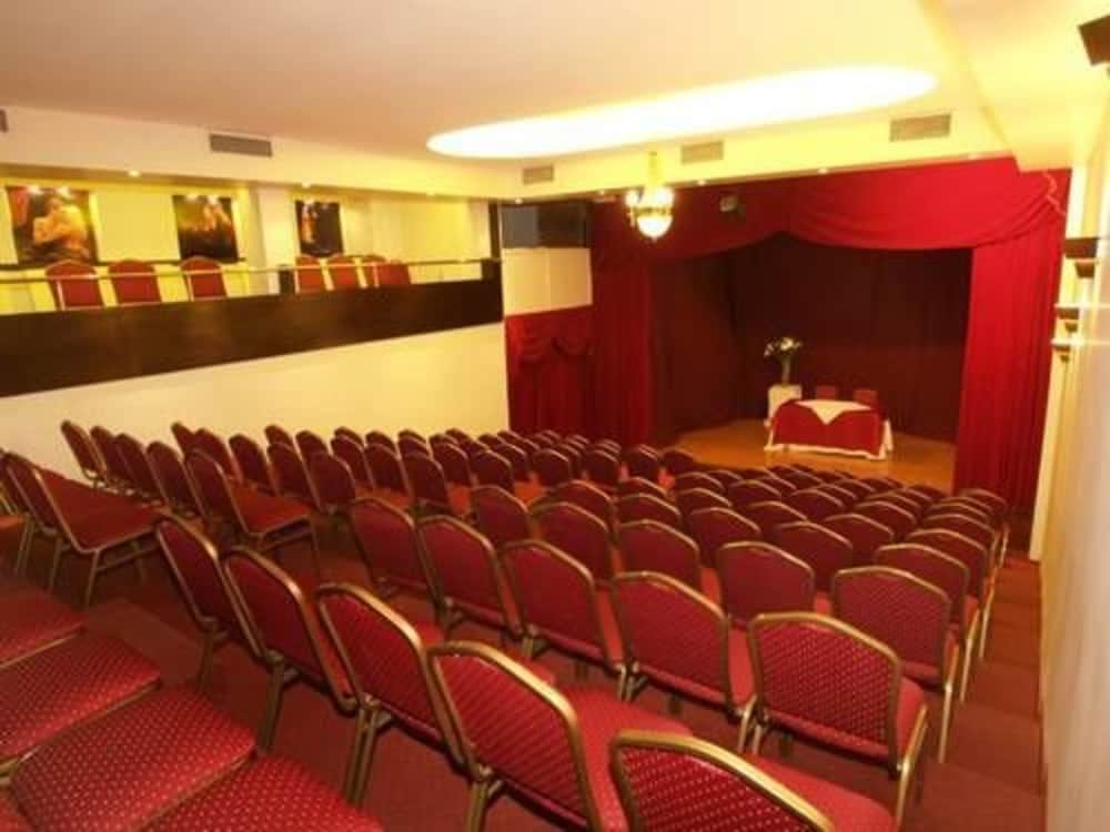 Фото Hotel Metropol