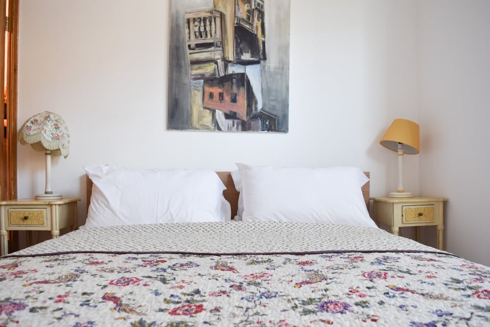 Фото Charming 3-bedroom Garden Flat In Edwardian Terrace