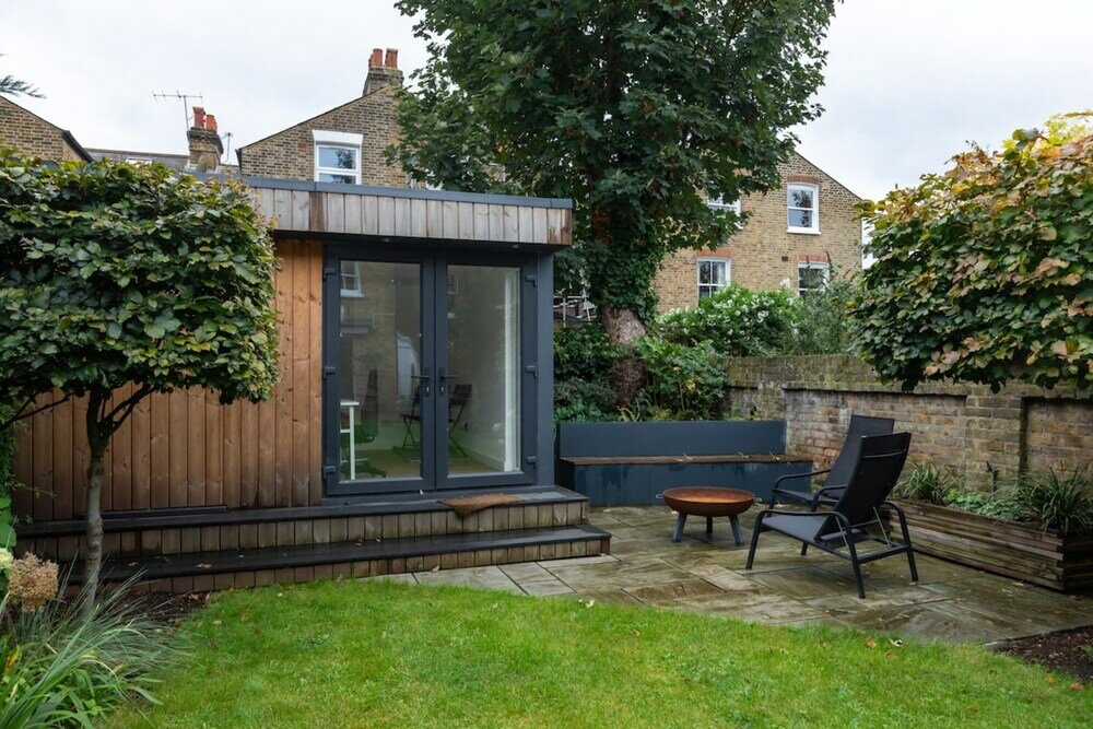 Фото Incredible 5 Bedroom House W/private Garden -wandsworth!