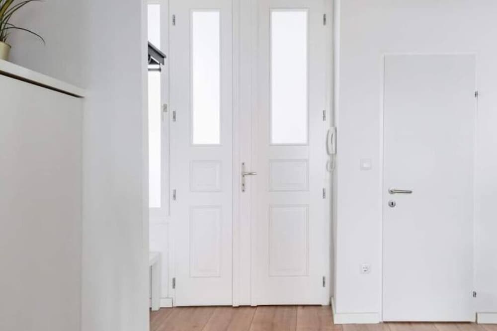 Фото Luxurious and Bright, 5 min walk to city center