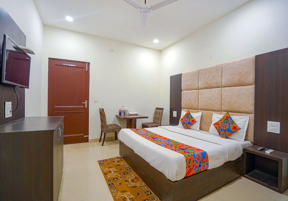 Фото Fabhotel Grand Inn