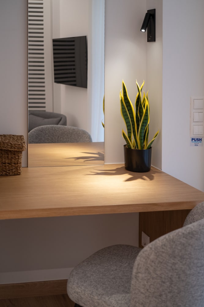 Фото Kolonaki Upscale 4 bdr Luxury apartment