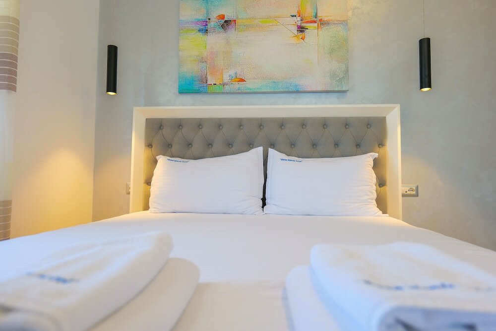 Фото 3 Island Hotel