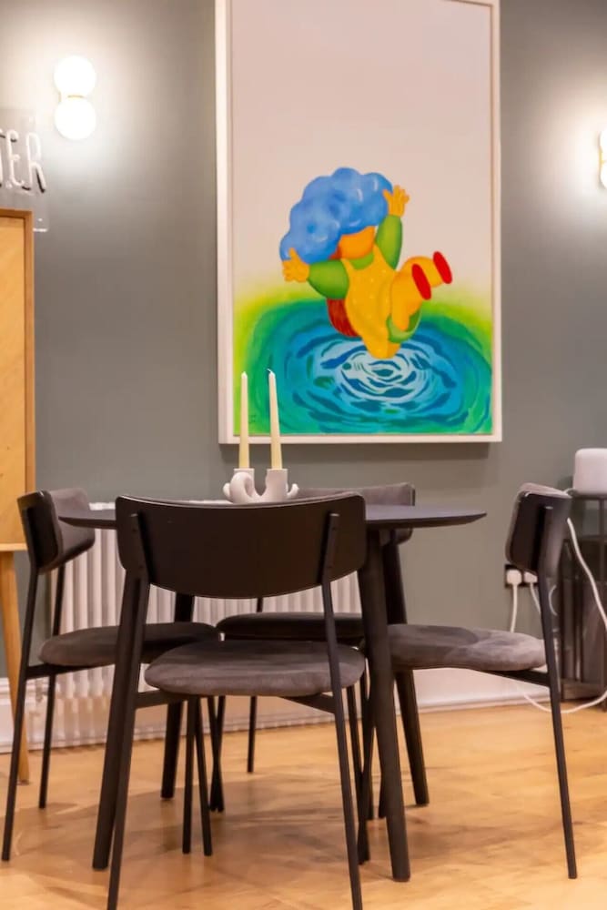 Фото Bright and Stylish 2 Bedroom Flat in Chiswick