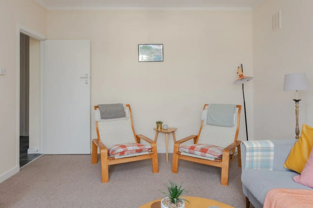 Фото Spacious 2 Bedroom Apartment Near Hampstead Heath