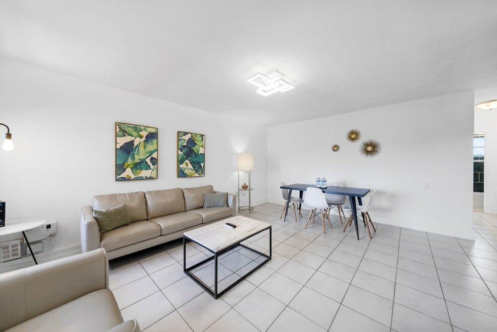 Фото Waterfront One-Bedroom Apt