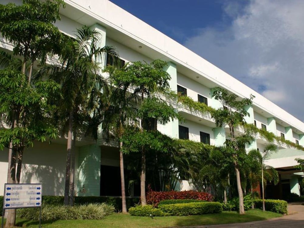 Фото отеля 2