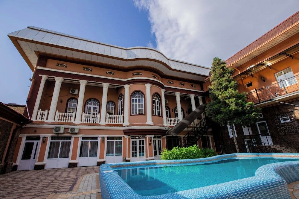 Фото отеля 1