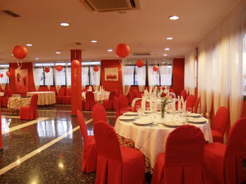 Фото Hotel Corona de Atarfe