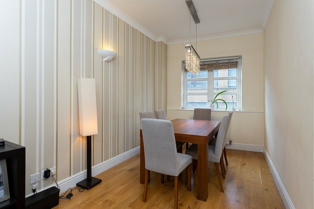 Фото Comfortable Flat Near Liverpool Street With 2 Bedrooms