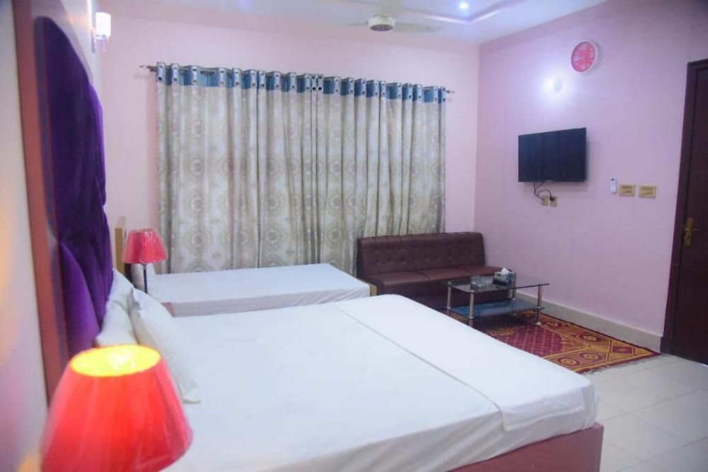 Фото Hotel Shaheen Continental Multan