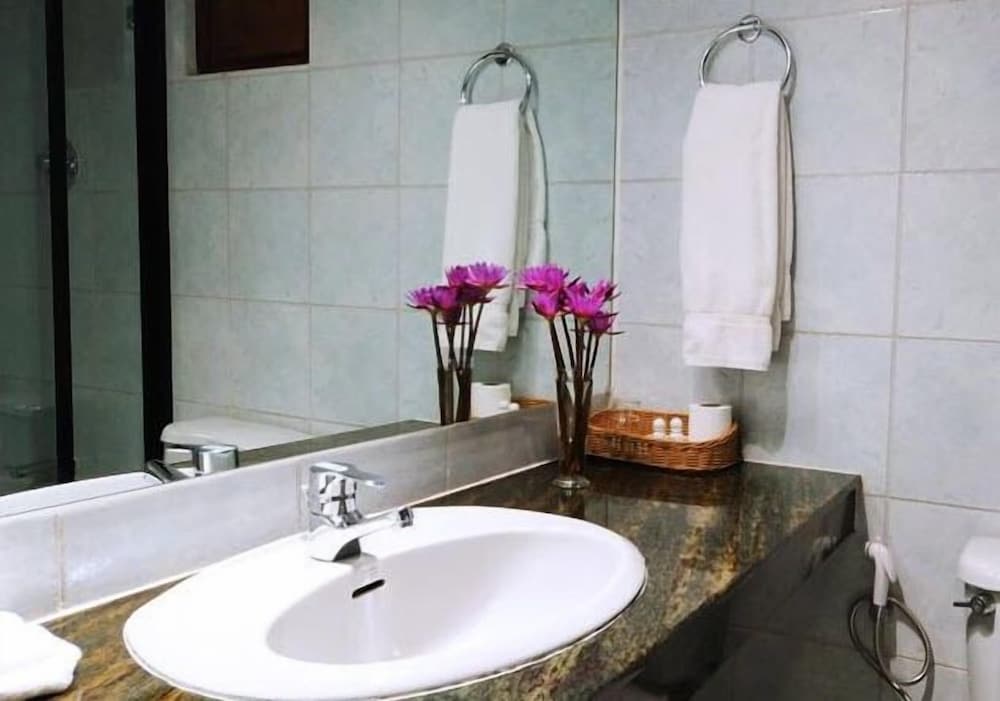 Фото Thilanka Hotel
