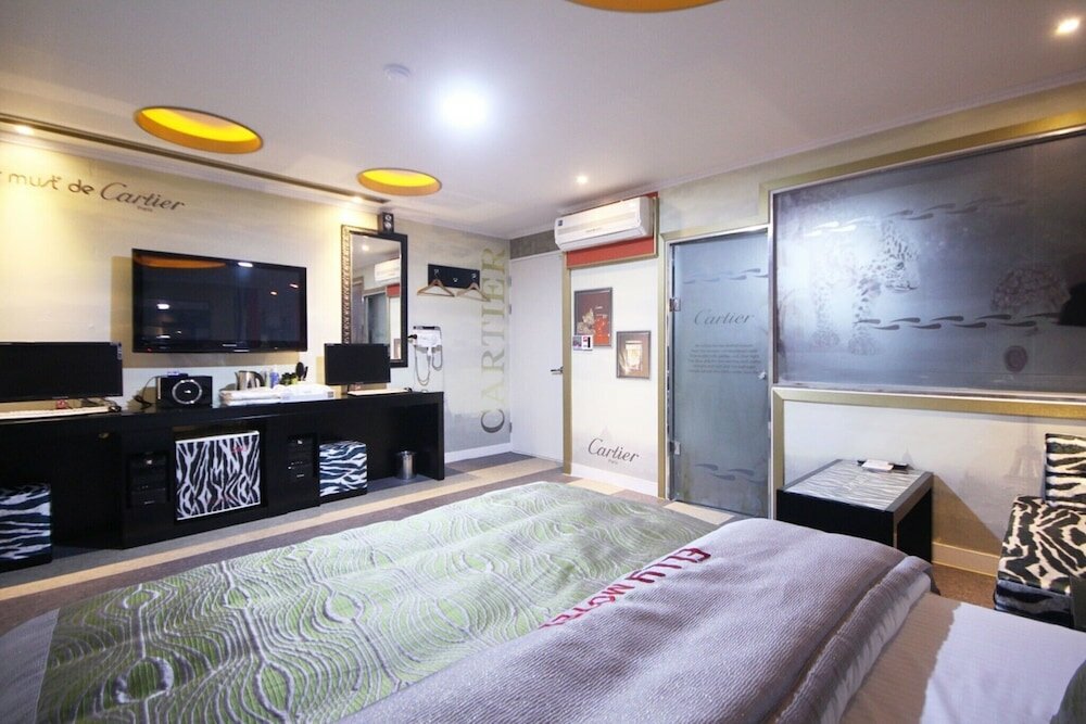 Фото Pohang Mundeok Elly