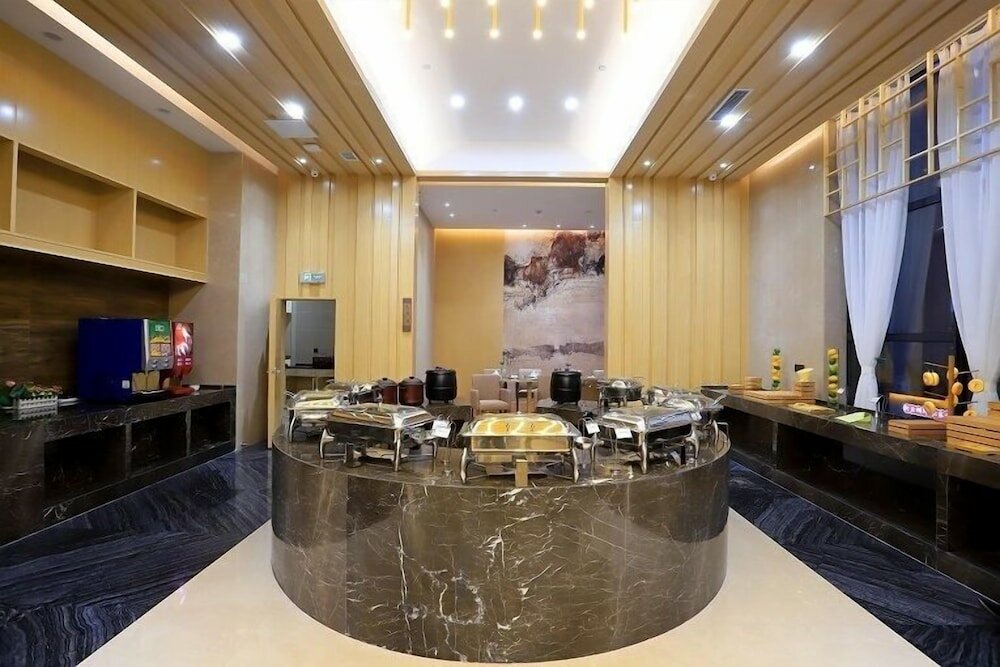 Фото Changsha Hualiang Huatian Holiday Hotel