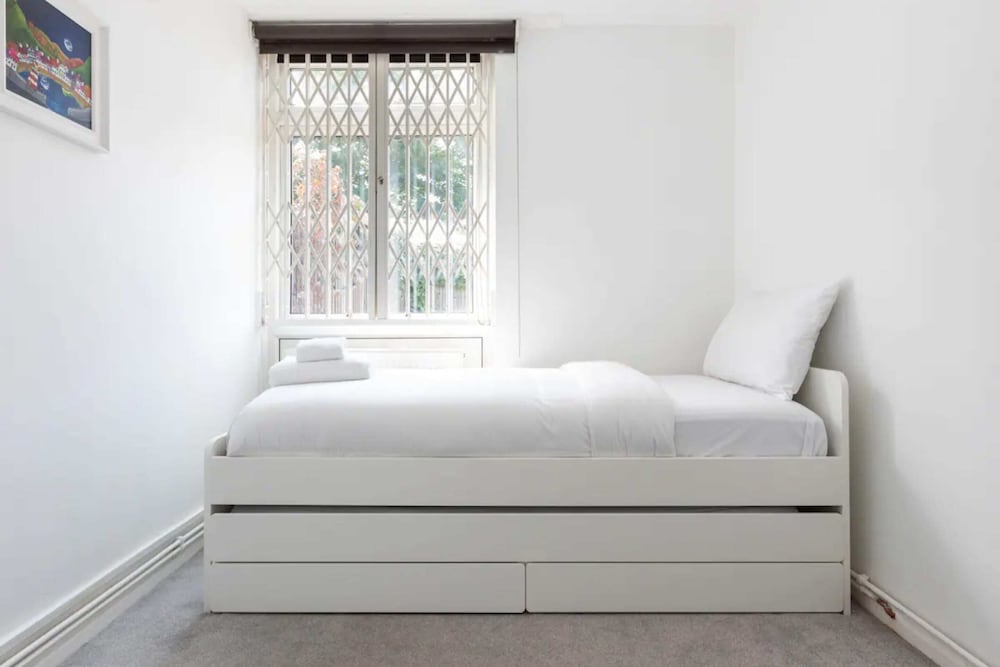 Фото Spacious & Welcoming 4bd House - Kennington