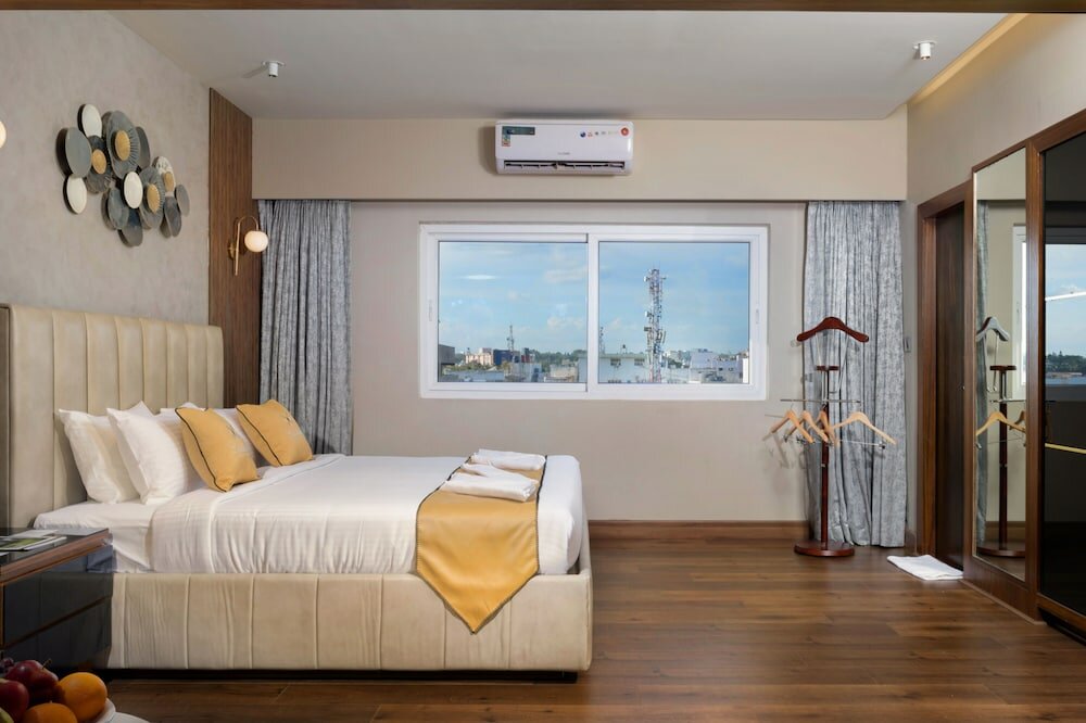 Фото Lazdana Hotel Bangalore