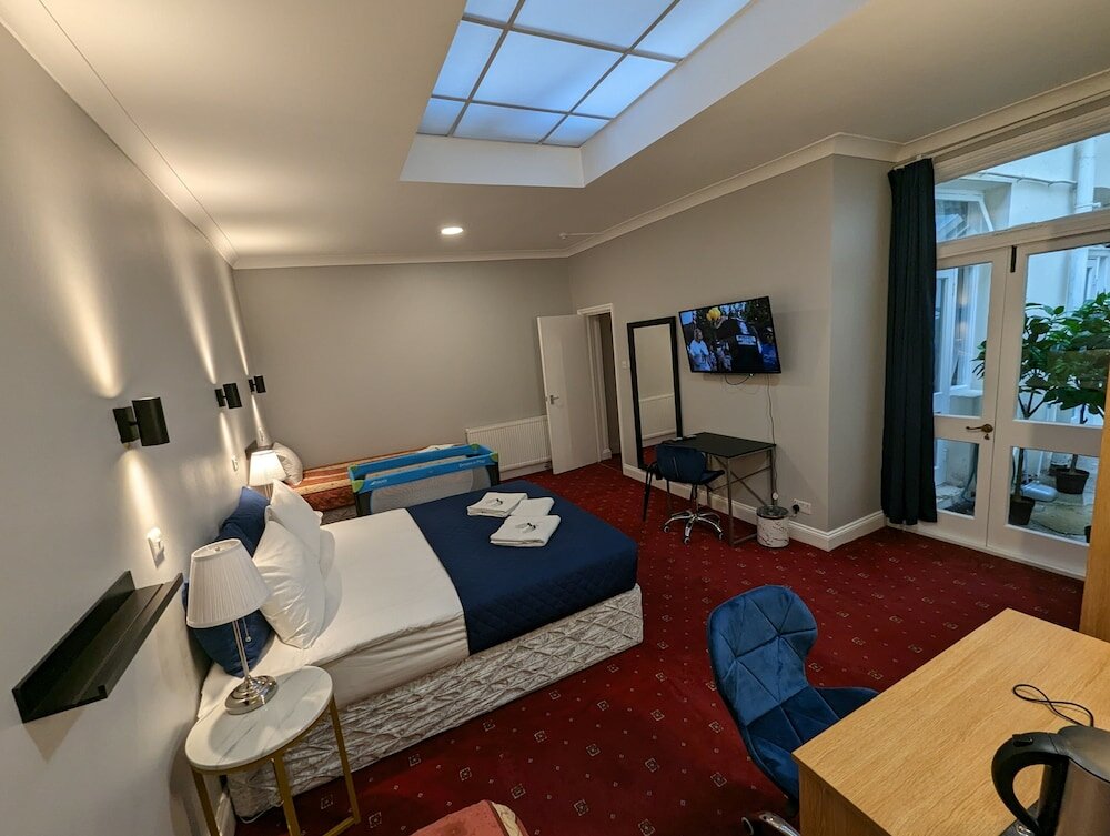 Фото Jubilee Hotel Victoria