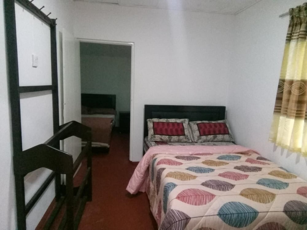 Фото White Cottage Nuwara Eliya