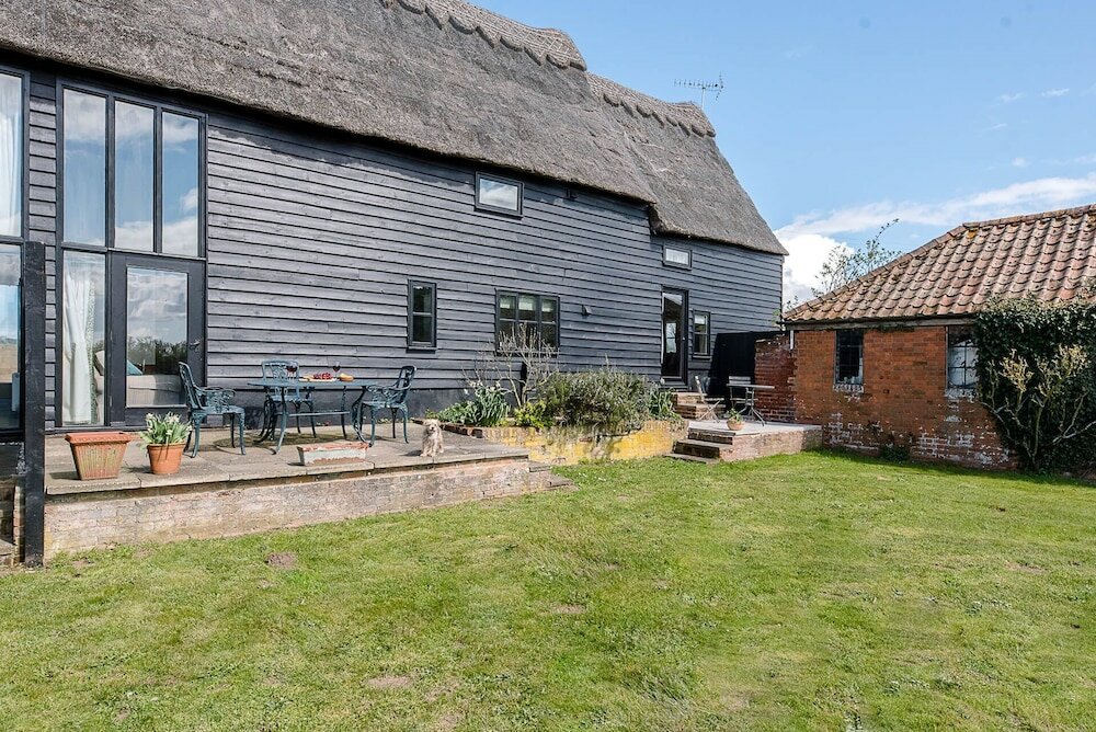 Фото Granary Cottage, Valley Farm Barns Snape