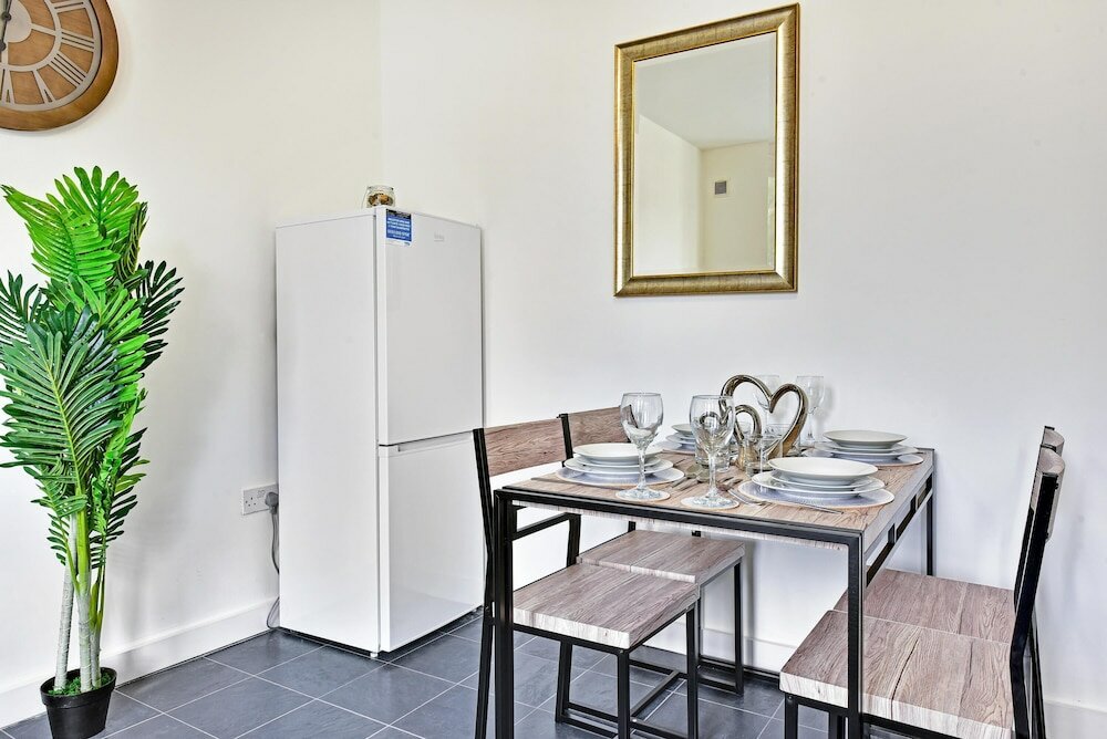 Фото West Ealing Svd Apt. - 2 Bedroom 2 Bath