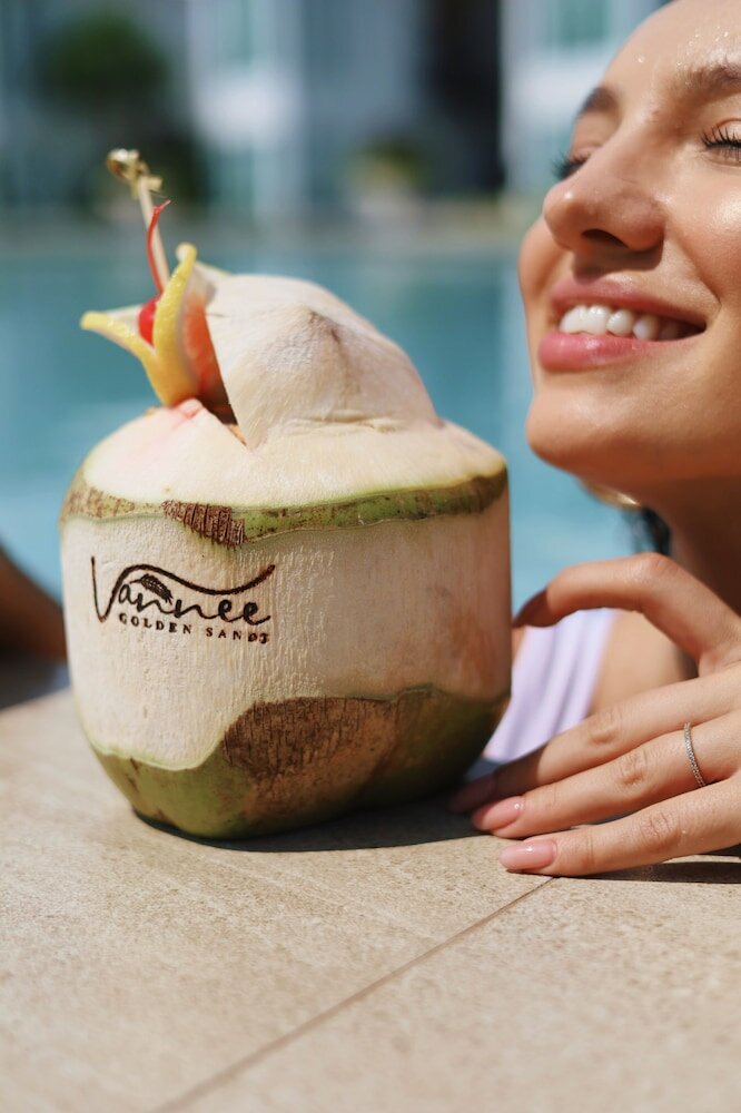 Фото Vannee Golden Sands Beachfront Resort