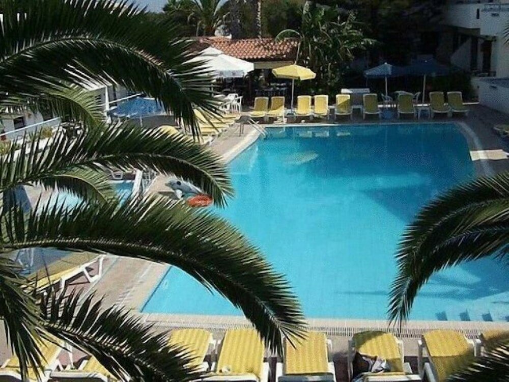 Фото Yiannis Yard Studios & Apartments