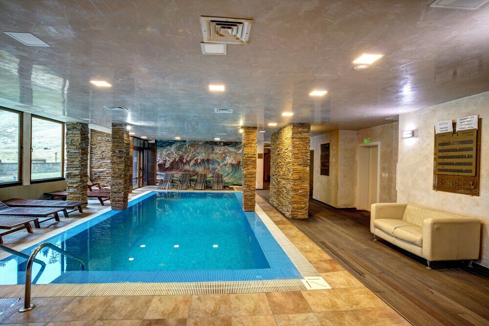 Фото Forest Nook Aparthotel