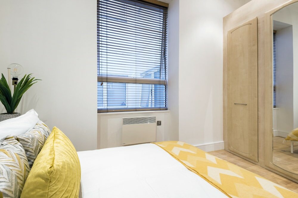 Фото Queensway 1