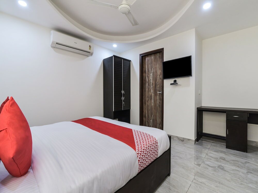 Фото Oyo 25086 Hotel Prince Plaza