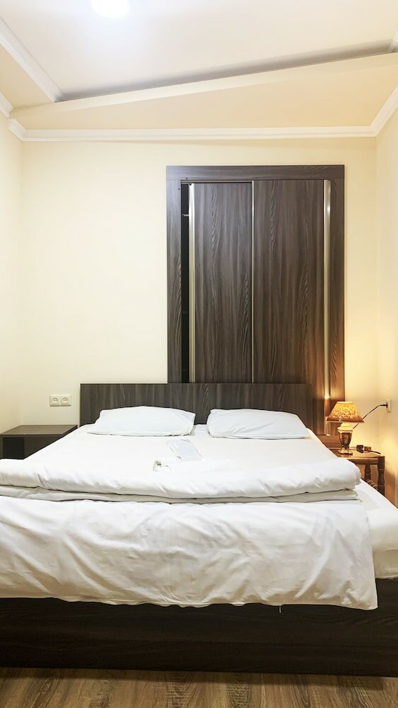 Фото Domino Yerevan Hostel and Tours