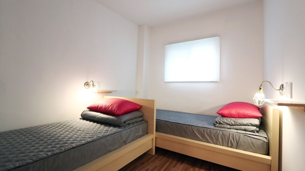 Фото Blueboat Hostel Myeongdong