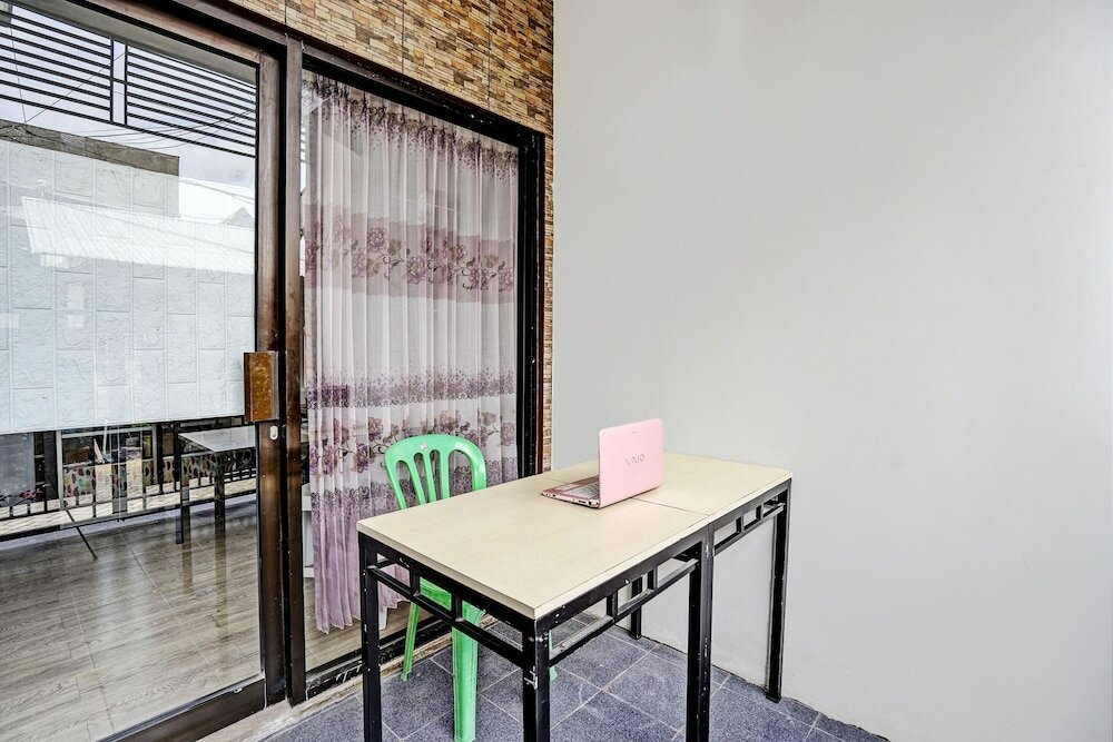 Фото OYO 92435 Sunlo Cozy Home Family Homestay Syariah