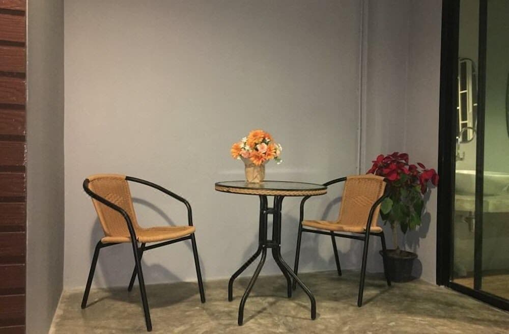 Фото Youth Hostel