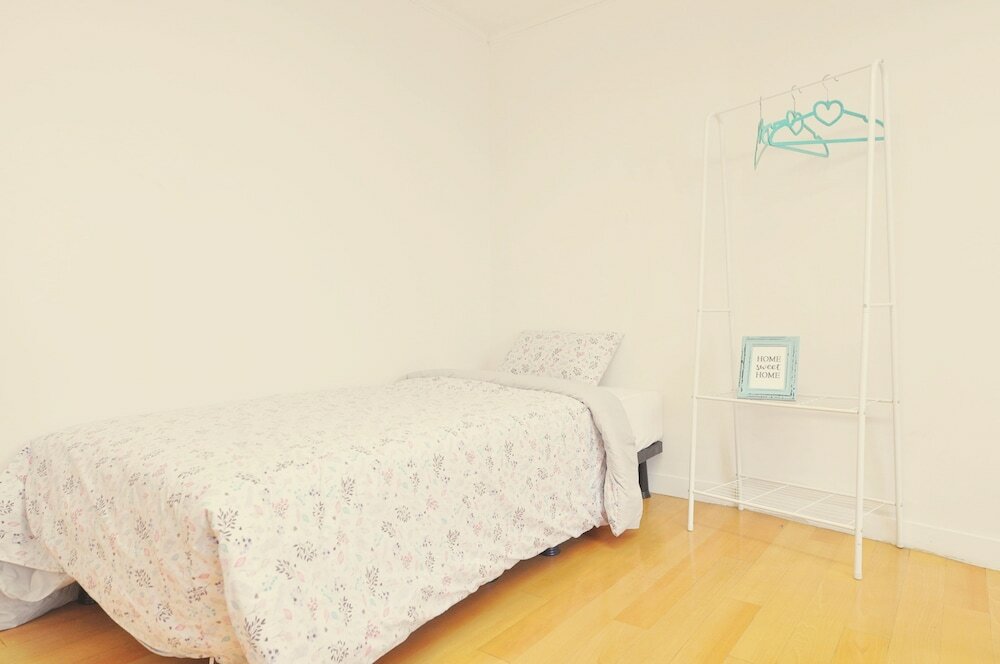 Фото Oyo Rooftop Hostel