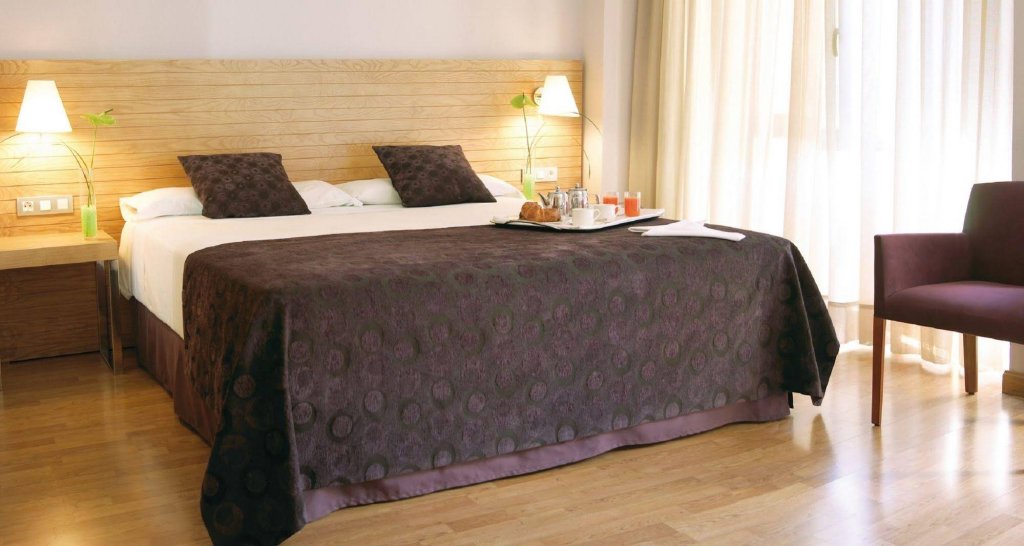 Фото Hesperia Zaragoza Centro